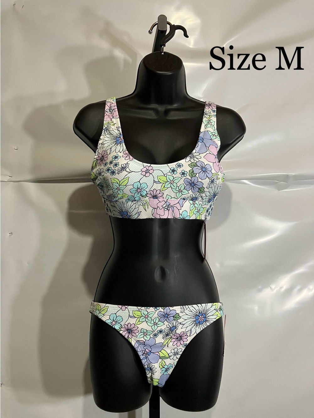 Women’s Floral Scoop Neck Bikini Set Size Medium